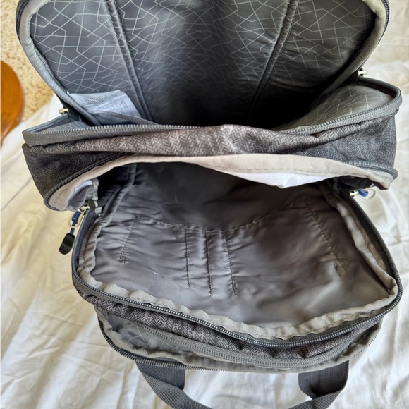 High Sierra 24L Everyday Grab Handle Backpack, Gray Patterned New WITHOUT Tags - Picture 7 of 10